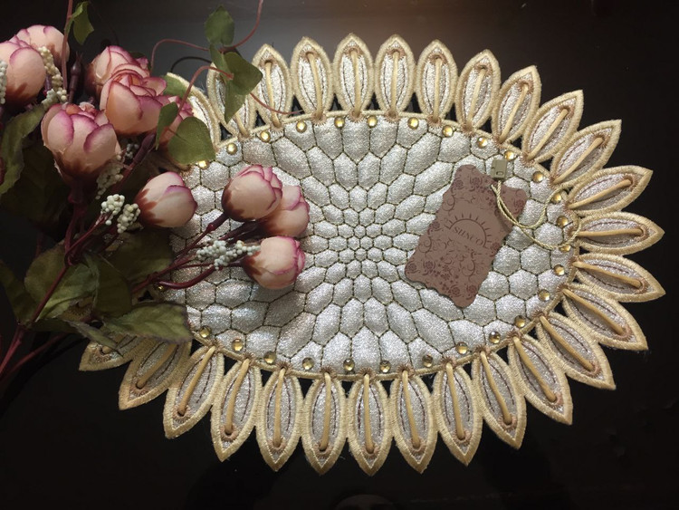 رومیزی عسلی مدل آفتاب