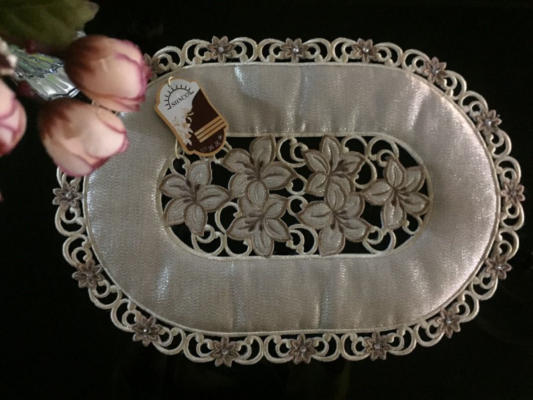 رومیزی عسلی یاس کرم