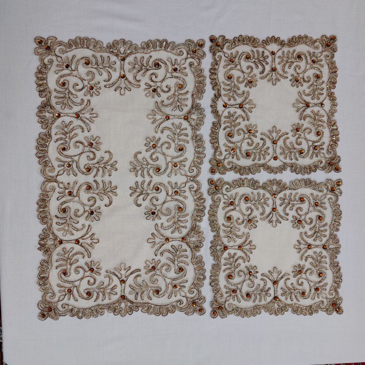 رومیزی سه تیکه مدل اکلیلی سانکو