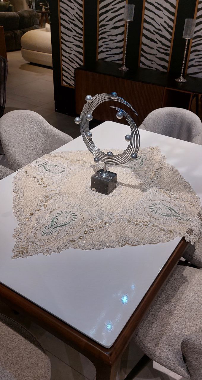 رومیزی مربع مدل لارا